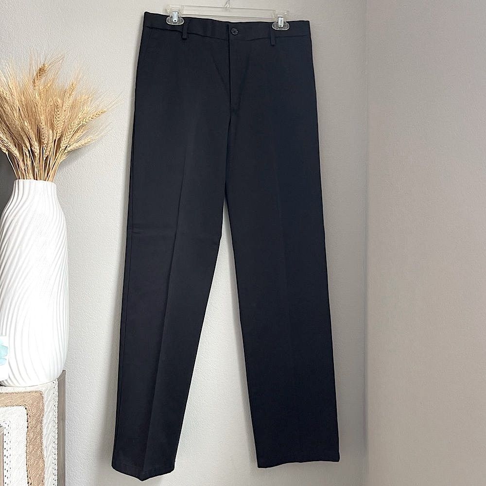 Dockers Men's Black Signature Khaki Pants - Size 32x34